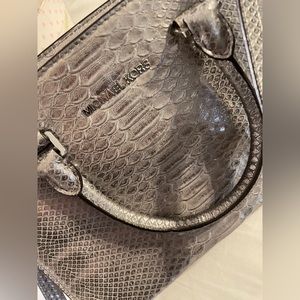 Micheal kors silver crossbody